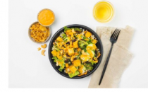 阿拉斯加航空公司为寻求新鲜健康选择的旅客提供新的素食和植物性选择